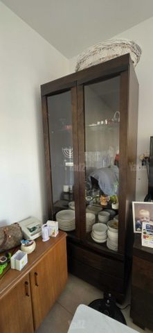שידת מעץ מלא