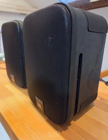 רמקולים jbl למרפסת