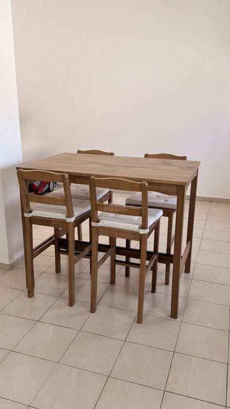 שולחן בר ו 4 כסאות