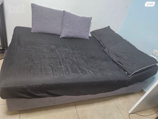 מיטה וחצי נוער
