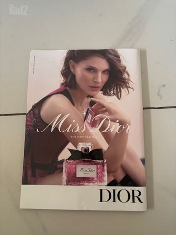 מגזין אופנה VOGUE
