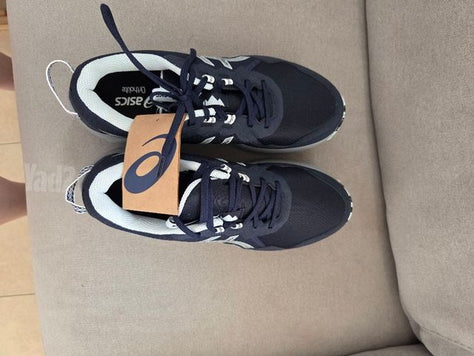 נעלי asics חדשות