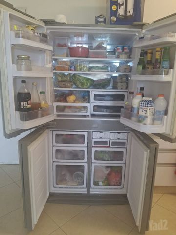 מקרר SHARP