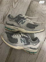 New balance 2002R