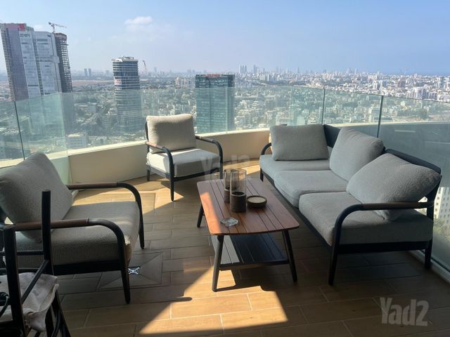 פינת חוץ - שבירו - פחות משנה