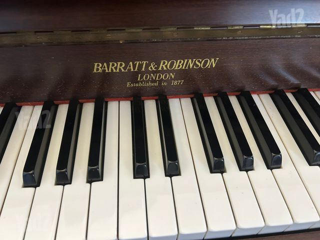 פסנתר Barratt & Robinson