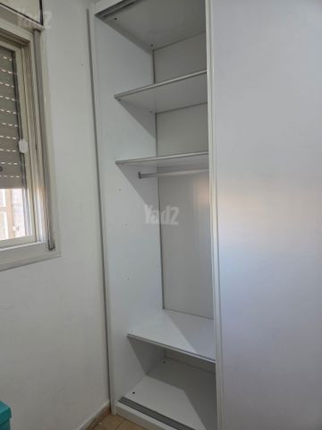 ארון הזזה