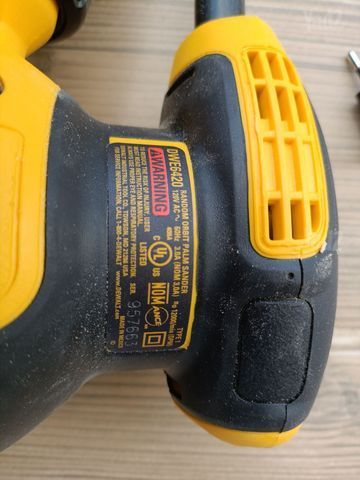 משייפת DeWALT DWE6420