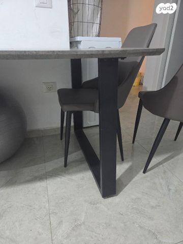 שולחן אוכל