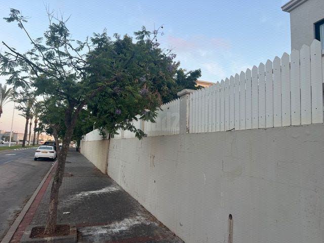 גדר PVC