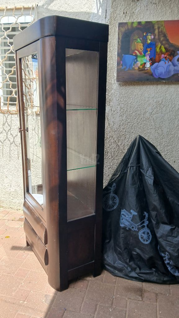 ארון וטרינה