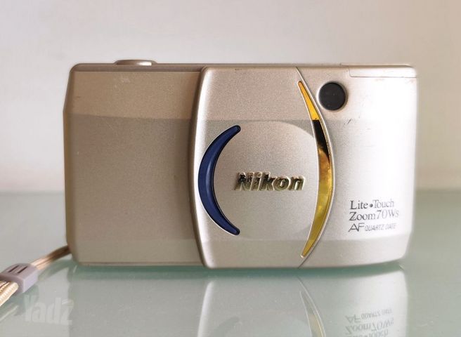מצלמת פילם Nikon