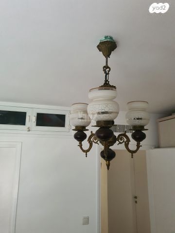 נברשת/ מנורה