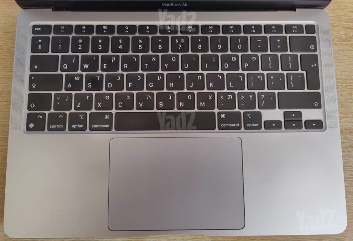 MacBook Air (13.3", M1, 2020)
