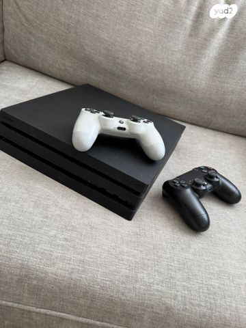 PlayStation 4 Pro 1TB למכירה!