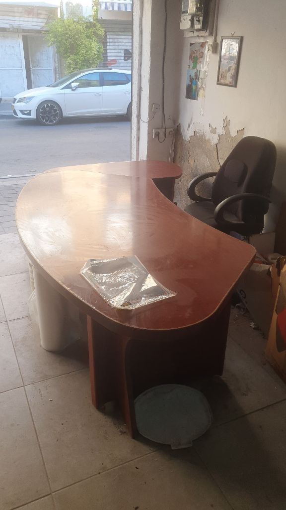 שולחן מנהלים