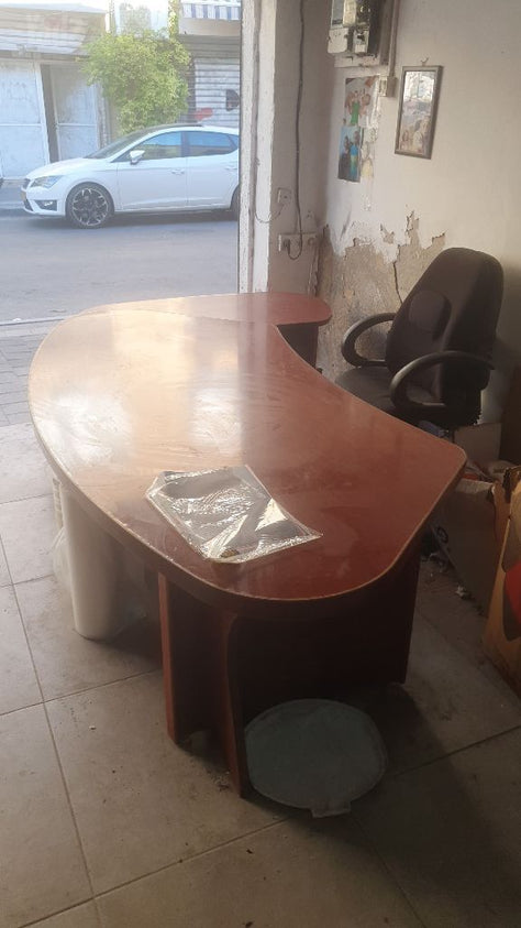 שולחן מנהלים