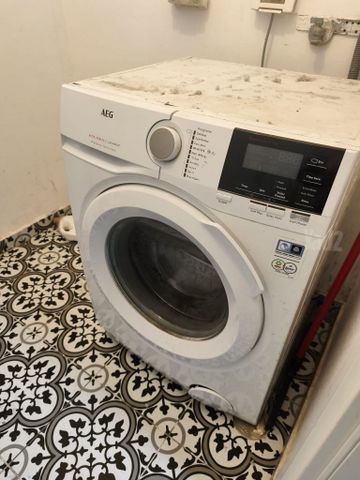 מכונת כביסה AEG