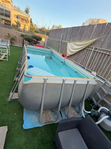 בריכה ביתית