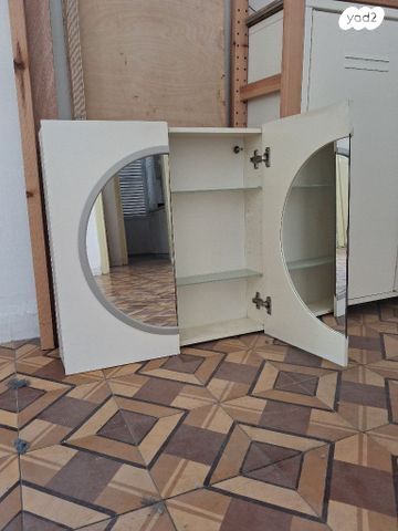 ארון וינטג' לחדר רחצה