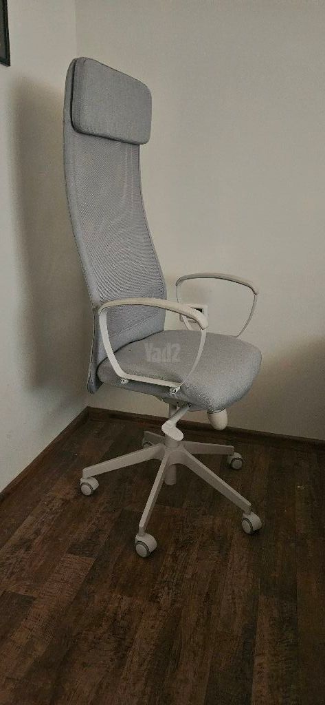 כיסא משרדי