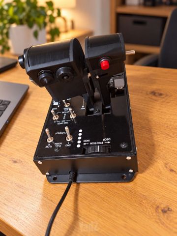 מצערת - Thrustmaster Warthog
