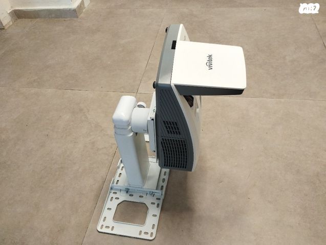 מקרן Vivitek מקצועי