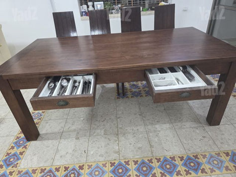 שולחן אוכל
