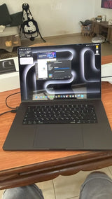 Macbook M5 Max 64Ram 2TB