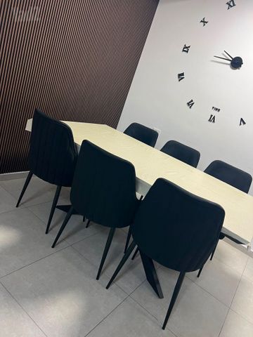 שולחן +6 כסאות+מזנון צף