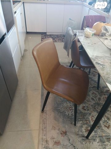 כסאות מעור