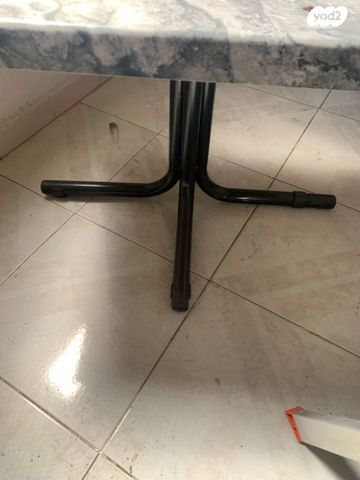 שולחן