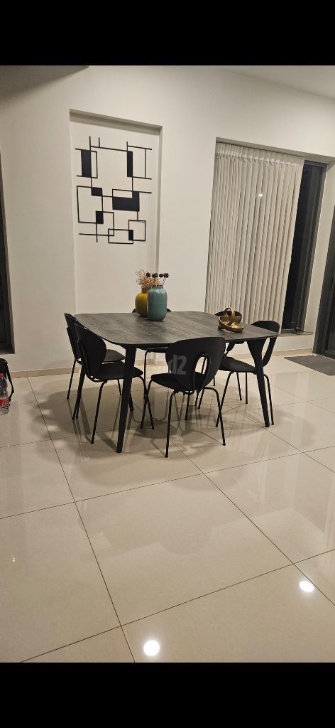 שולחן 1.4×1.4