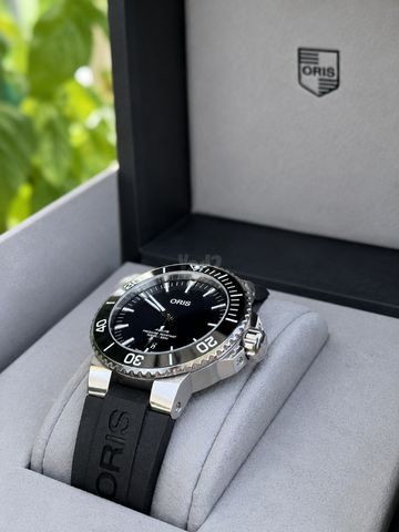 Oris Aquis Date 43.5mm