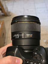 עדשת 85 mm של סיגמא