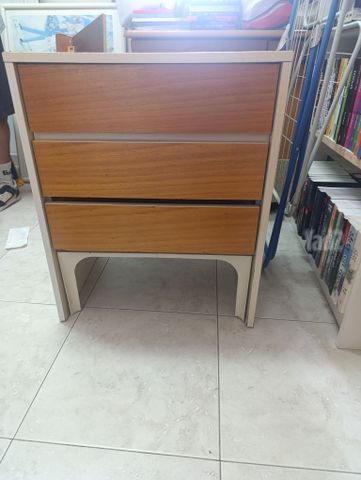שידה עם מגירות ליופי