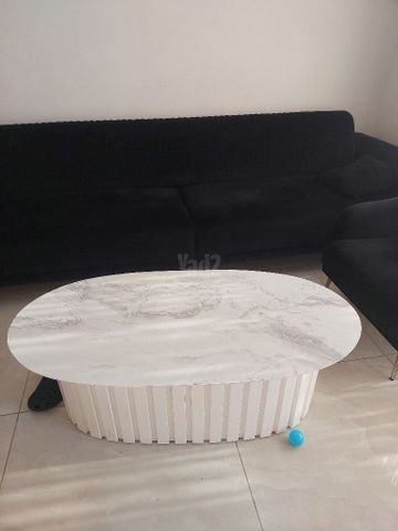 מזנון ושולחן
