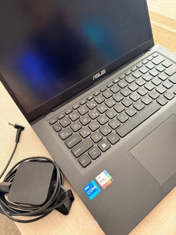 ASUS VivoBook 14