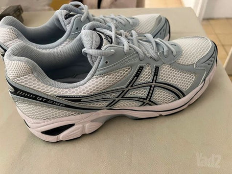 נעלי ASICS