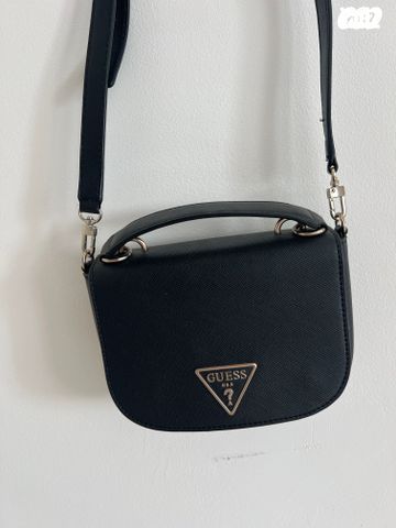 תיק עור Guess