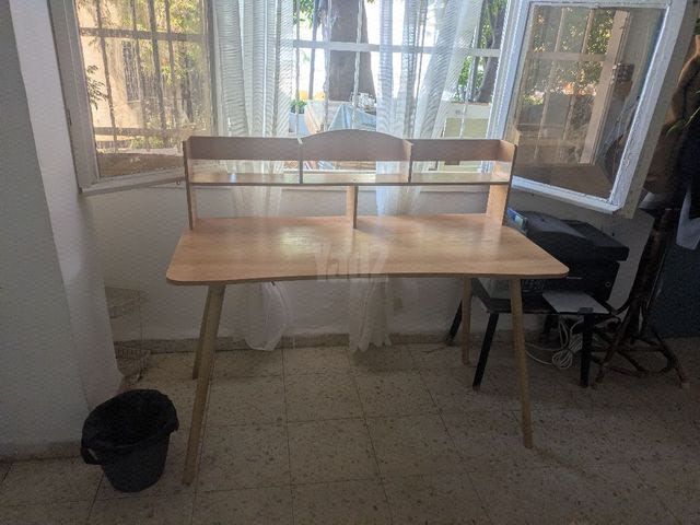 שולחן