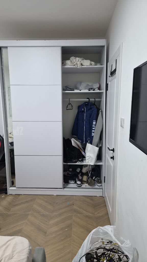 ארון בגדים 1.6/2.4