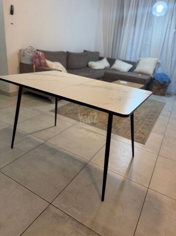 שולחן אוכל