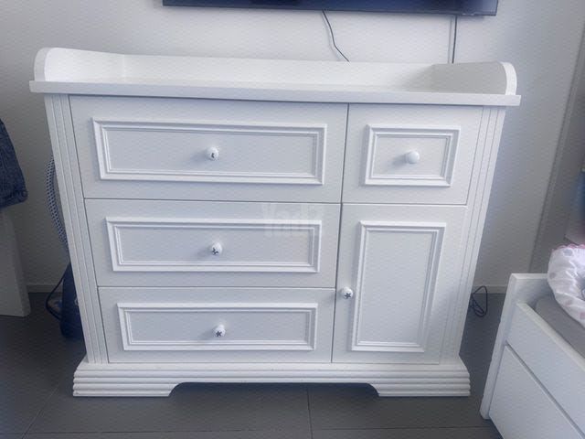 שידת החתלה / Changing Table