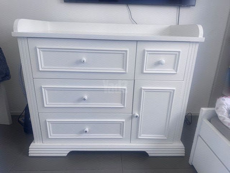 שידת החתלה / Changing Table