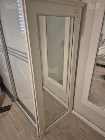 קומודה+ מראה