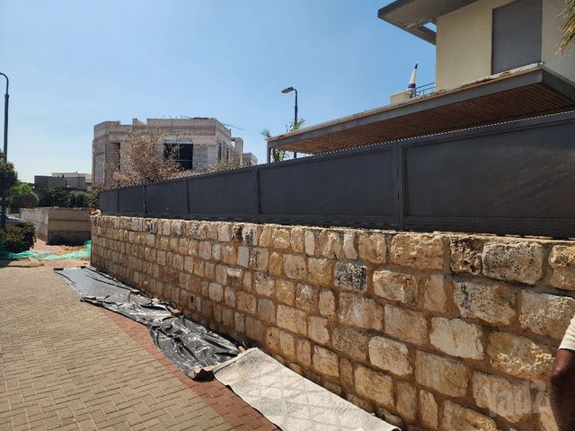 גדר מתכת