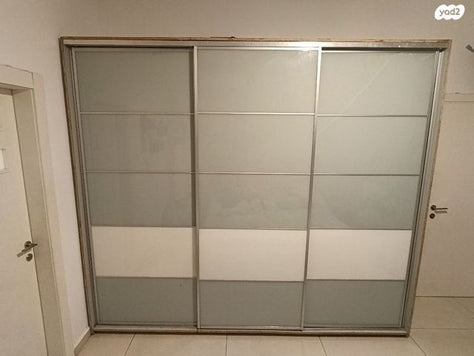 ארון הזזה