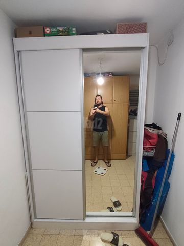 ארון הזזה