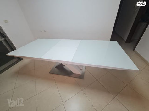 שולחן
